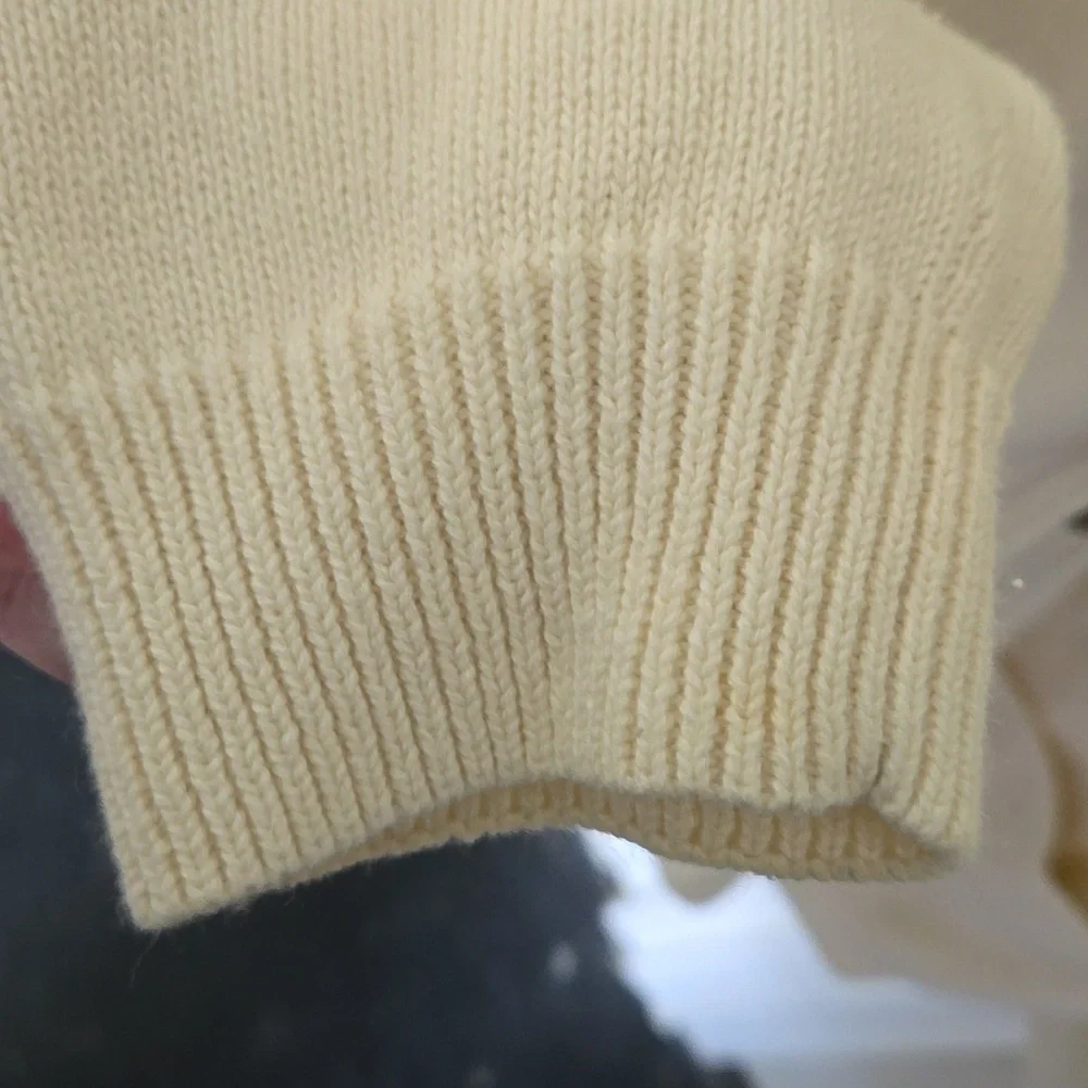 CHAPS V neck long sleeve sweater - Picture 2 of 10